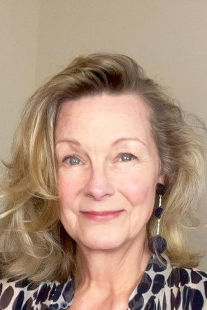 Cover image for Maureen Mueller